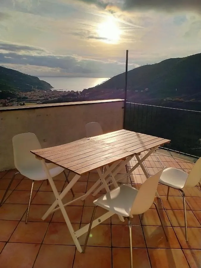 Trilocale In Dimora Tipica Apartment Montale  0*, Montale (Liguria)